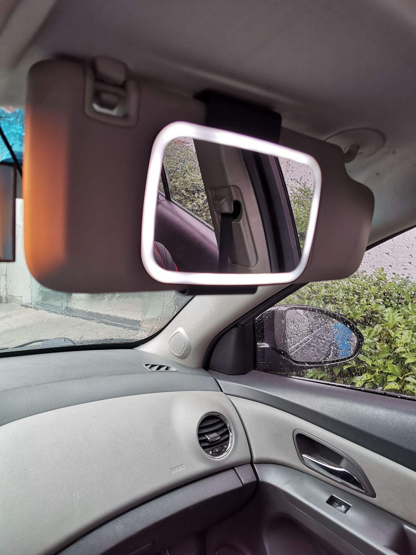 In-Car LED Make-Up Mirror - Zalixer
