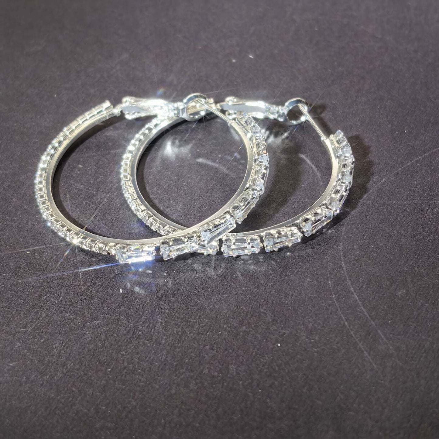 Womens Versatile Minimalist Hoop Earrings With A Premium High-end Vibe - Zalixer