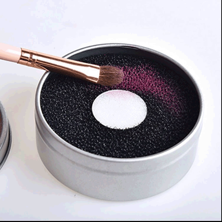 Make-up Brush Convenient Sponge Scrubbing Iron Box To Clean Up Remaining Powder - Zalixer